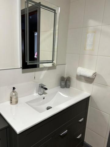 Dunroamin Self-Catering Apartment อาวีมอร์ ภายนอก รูปภาพ