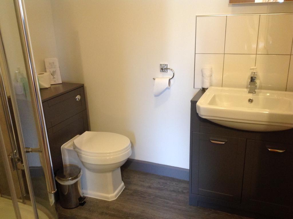 Dunroamin Self-Catering Apartment อาวีมอร์ ภายนอก รูปภาพ