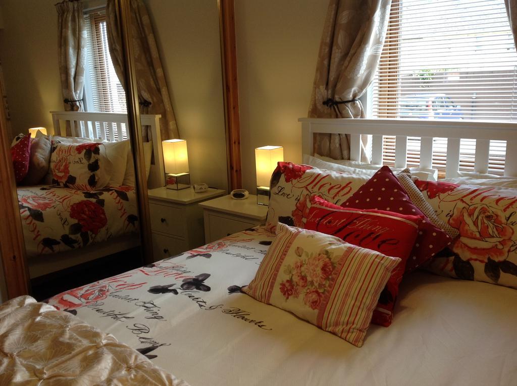 Dunroamin Self-Catering Apartment อาวีมอร์ ภายนอก รูปภาพ