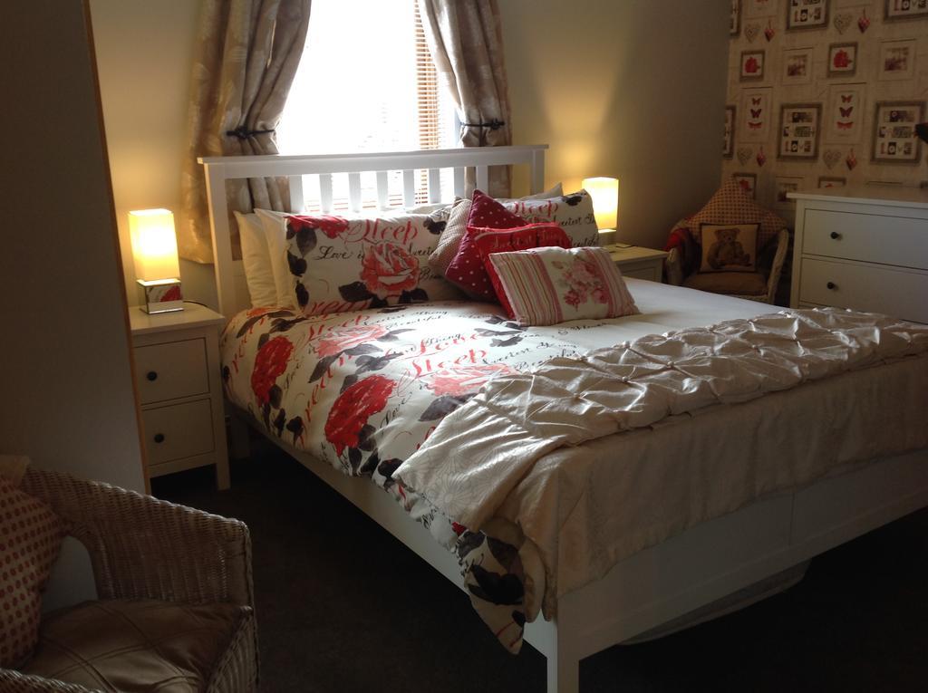 Dunroamin Self-Catering Apartment อาวีมอร์ ภายนอก รูปภาพ