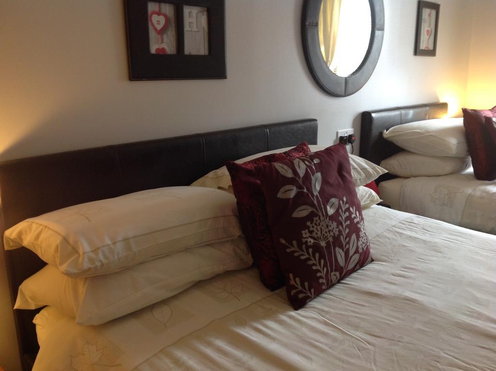 Dunroamin Self-Catering Apartment อาวีมอร์ ภายนอก รูปภาพ