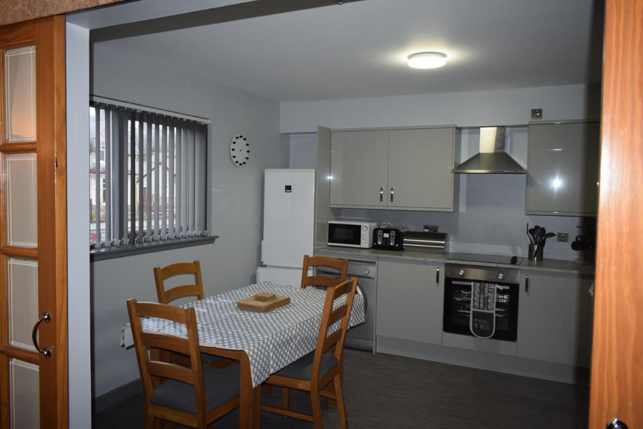 Dunroamin Self-Catering Apartment อาวีมอร์ ภายนอก รูปภาพ