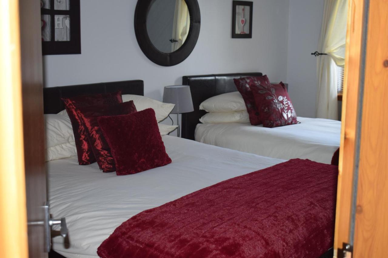 Dunroamin Self-Catering Apartment อาวีมอร์ ภายนอก รูปภาพ