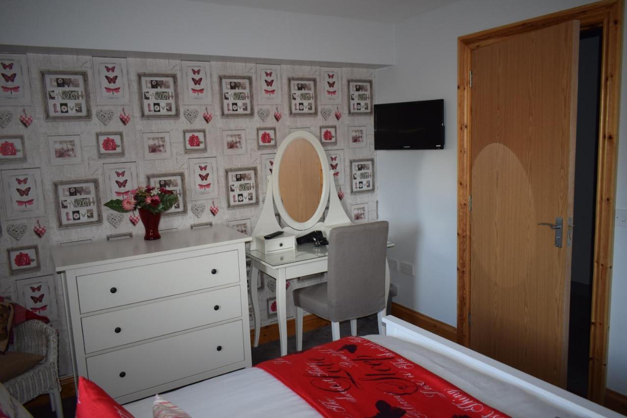 Dunroamin Self-Catering Apartment อาวีมอร์ ภายนอก รูปภาพ